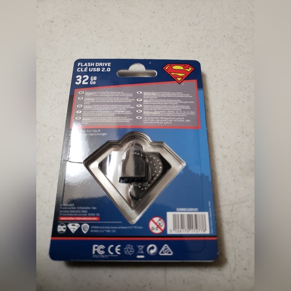 SuperMan 32 GB USB Flash Drive 2.0 Emtec New P5 - Picture 2 of 2
